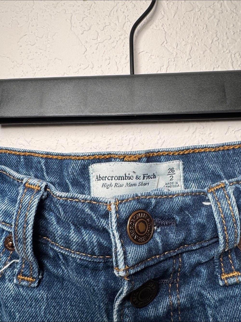 Abercrombie & Fitch Distressed Blue High-Rise Mom Short Button-Fly Size 2 / 26 - Picture 3 of 6